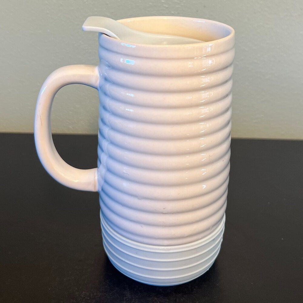 CROFTON White Ceramic Lidded Travel Mug with Mint Green Non-Slip Silicone Bottom